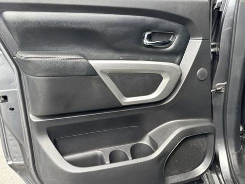 Used 2017 Nissan Titan SL AWD/4WD image 21
