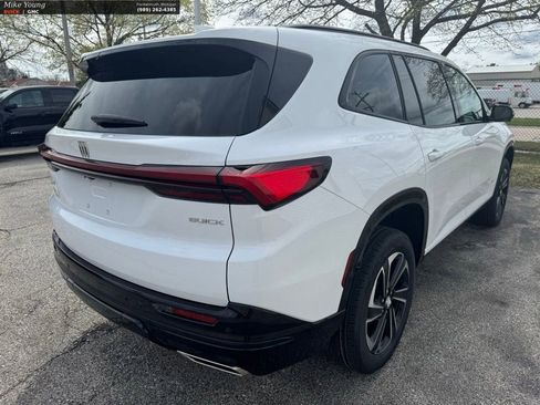 New 2026 Buick Enclave Sport Touring w/ LPO, Floor Liner Package AWD/4WD image 8