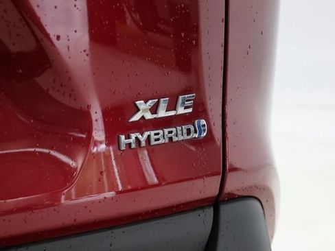 Used 2022 Toyota RAV4 XLE w/ Convenience Package AWD/4WD image 13