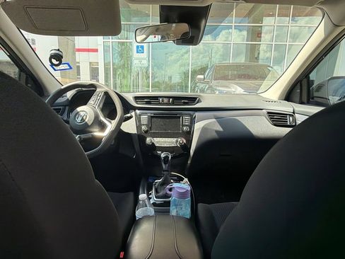 Used 2022 Nissan Rogue Sport S FWD image 11