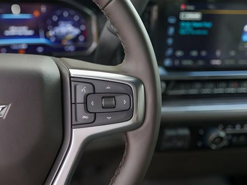 Used 2025 Chevrolet Silverado 3500 LTZ image 16