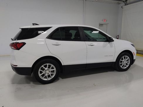 Used 2022 Chevrolet Equinox LS w/ LPO, Chrome Package image 10