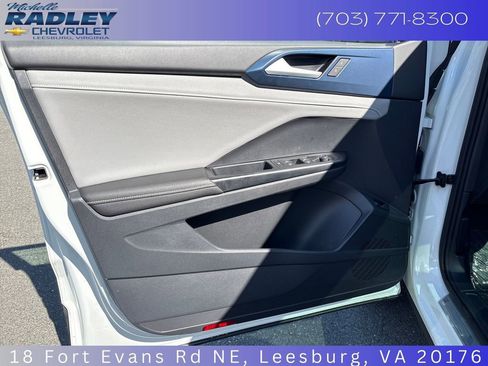 Used 2024 Volkswagen Taos SE AWD/4WD image 12