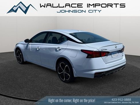 Used 2024 Nissan Altima 2.5 SR AWD/4WD image 3