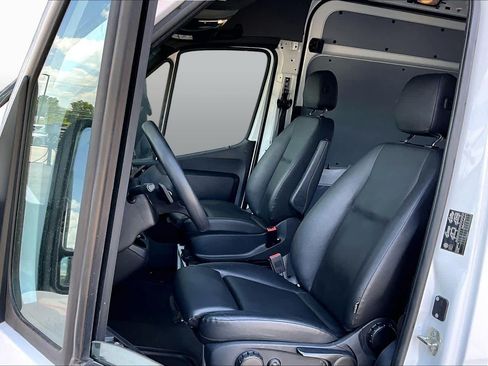 Used 2024 Mercedes-Benz Sprinter 3500 image 8