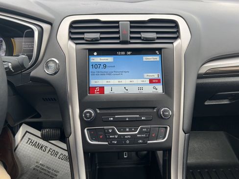 Used 2018 Ford Fusion SE w/ Fusion SE Technology Package image 24