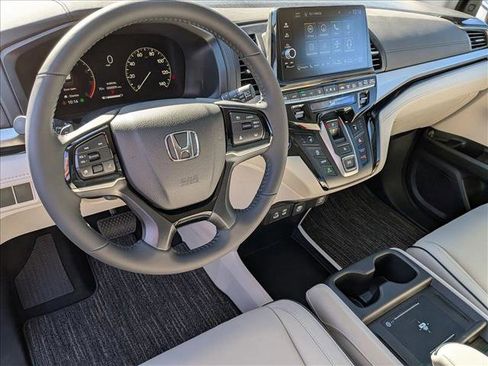 New 2026 Honda Odyssey Touring image 3