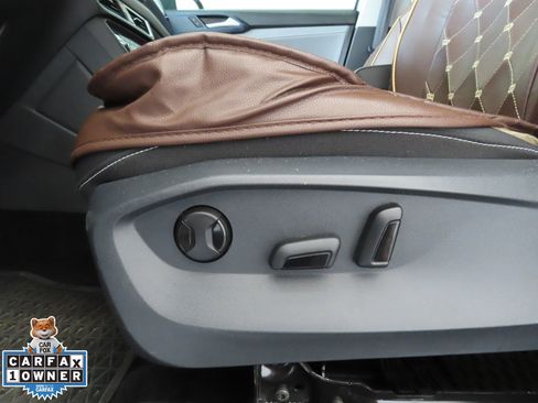 Used 2024 Volkswagen Taos SE image 13