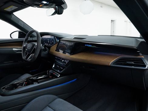 Used 2022 Audi e-tron GT Prestige w/ Prestige Package image 25