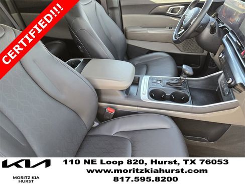 Used 2025 Kia Carnival image 19