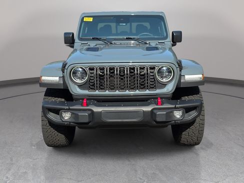 Used 2024 Jeep Gladiator Rubicon AWD/4WD image 4