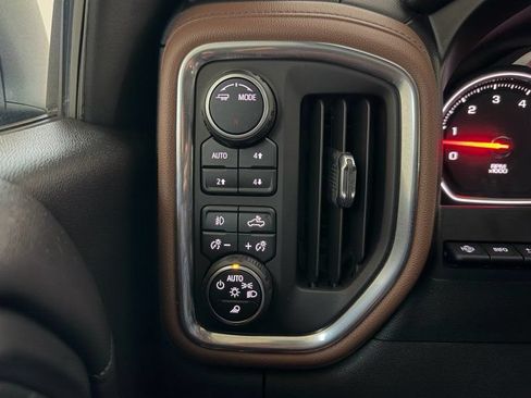 Used 2021 Chevrolet Silverado 1500 High Country w/ Technology Package AWD/4WD image 24