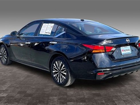 Used 2024 Nissan Altima 2.5 SV image 4