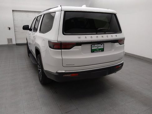 Used 2022 Jeep Wagoneer Series III AWD/4WD image 6