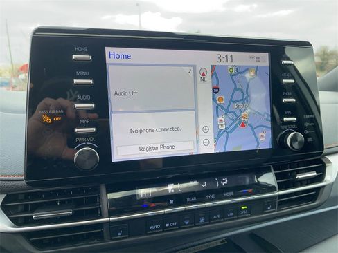 Used 2022 Toyota Sienna XSE image 13