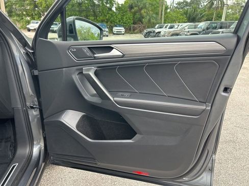 Used 2022 Volkswagen Tiguan SEL R-Line image 27