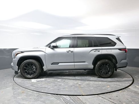 Used 2024 Toyota Sequoia Platinum image 11