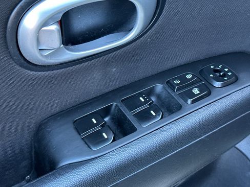 Used 2016 Kia Soul FWD image 12