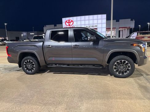 Used 2024 Toyota Tundra Limited w/ Power Package image 5