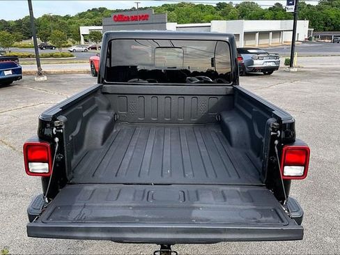 Used 2023 Jeep Gladiator Overland AWD/4WD image 29