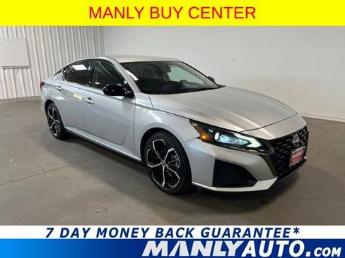 Used 2023 Nissan Altima 2.5 SR FWD image 1