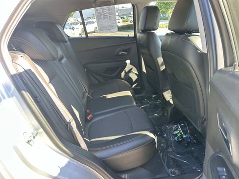 Used 2019 Chevrolet Trax LT w/ Driver Confidence Package image 23