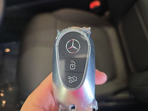New 2026 Mercedes-Benz GLC 300 image 37