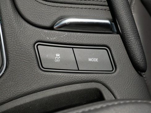 Used 2025 Cadillac XT6 Luxury FWD image 32