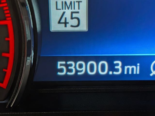 Used 2023 Ford Explorer Limited w/ Equipment Group 301A AWD/4WD image 18