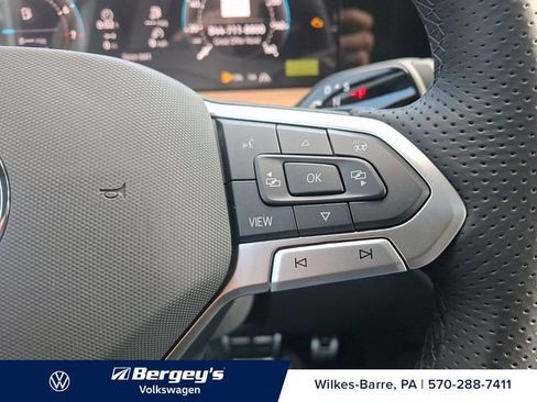 New 2026 Volkswagen Tiguan SEL R-Line AWD/4WD image 18