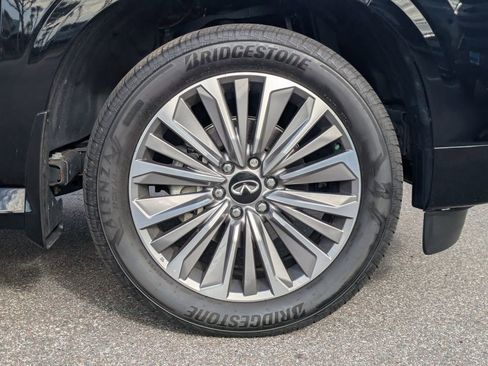 Certified 2025 INFINITI QX80 Luxe w/ Exterior Package image 9