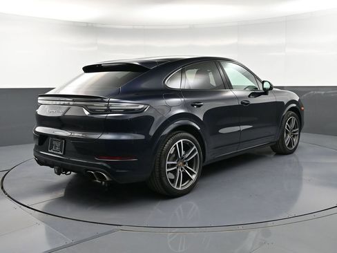 Certified 2022 Porsche Cayenne Turbo AWD/4WD image 8