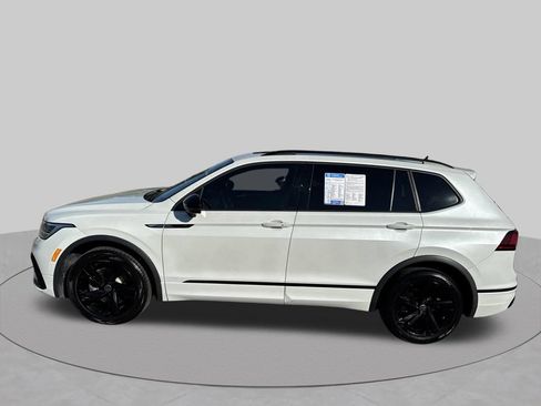 Certified 2023 Volkswagen Tiguan SE R-Line FWD image 4