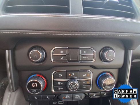 Used 2024 Chevrolet Suburban LT image 4