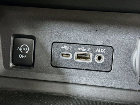 Used 2024 Nissan Sentra SV FWD image 12