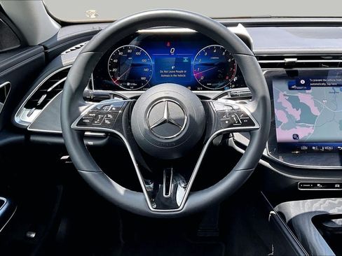 Used 2025 Mercedes-Benz E 350 Sedan image 6