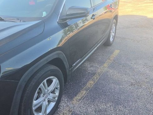Used 2020 GMC Terrain SLE FWD image 2