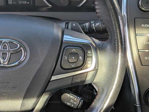 Used 2016 Toyota Camry SE image 18