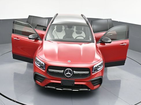 Used 2023 Mercedes-Benz GLB 250 image 34