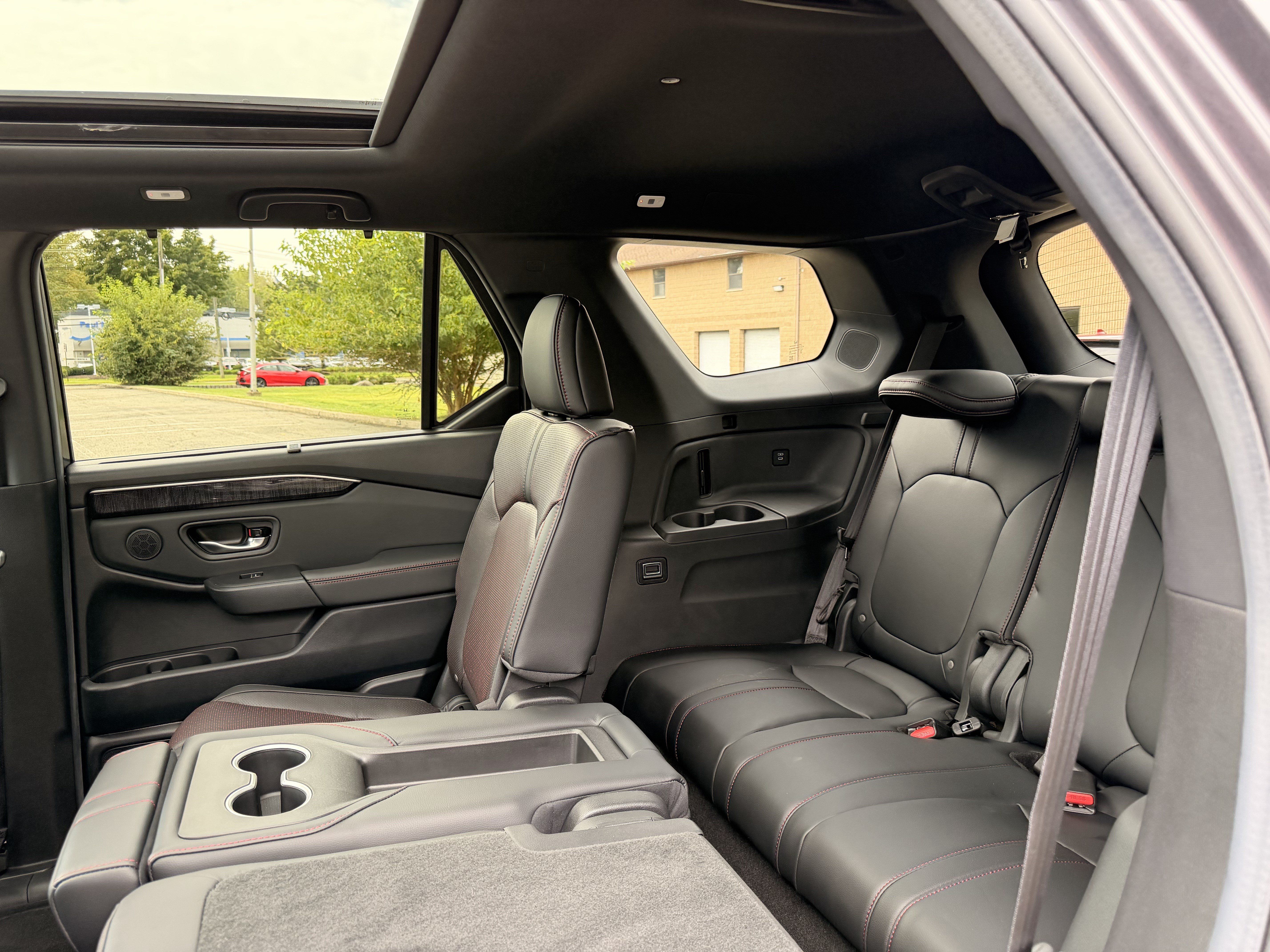 Used 2025 Honda Pilot Black Edition image 26