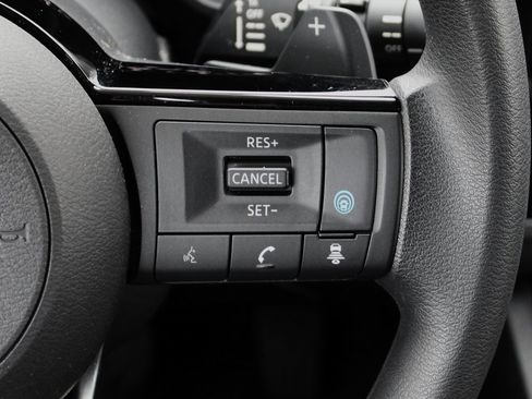 Certified 2023 Nissan Rogue SV image 32