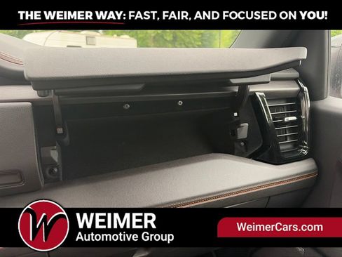 Used 2023 GMC Sierra 1500 AT4 w/ Technology Package AWD/4WD image 18