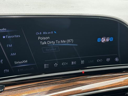 Used 2023 Cadillac Escalade Premium Luxury AWD/4WD image 29