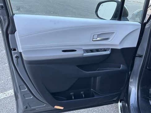 New 2026 Toyota Sienna XLE image 12