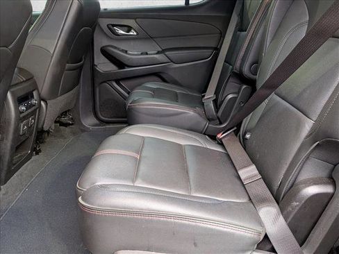 Used 2022 Chevrolet Traverse RS image 17