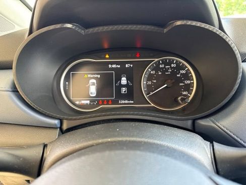 Used 2025 Nissan Versa SV FWD image 17