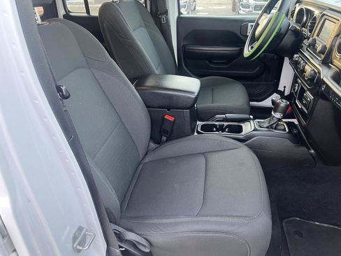 Used 2019 Jeep Wrangler Unlimited Sport image 30