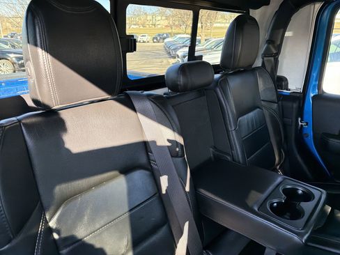 Used 2021 Jeep Gladiator Overland w/ Popular Equipment Package image 14