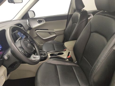 Used 2020 Kia Soul LX image 17