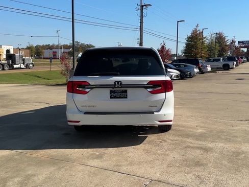Used 2023 Honda Odyssey Touring image 5
